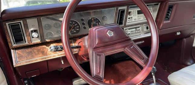 Image for article titled At $2,500, Could This 1986 Chrysler LeBaron Convertible Be Le Good Deal?