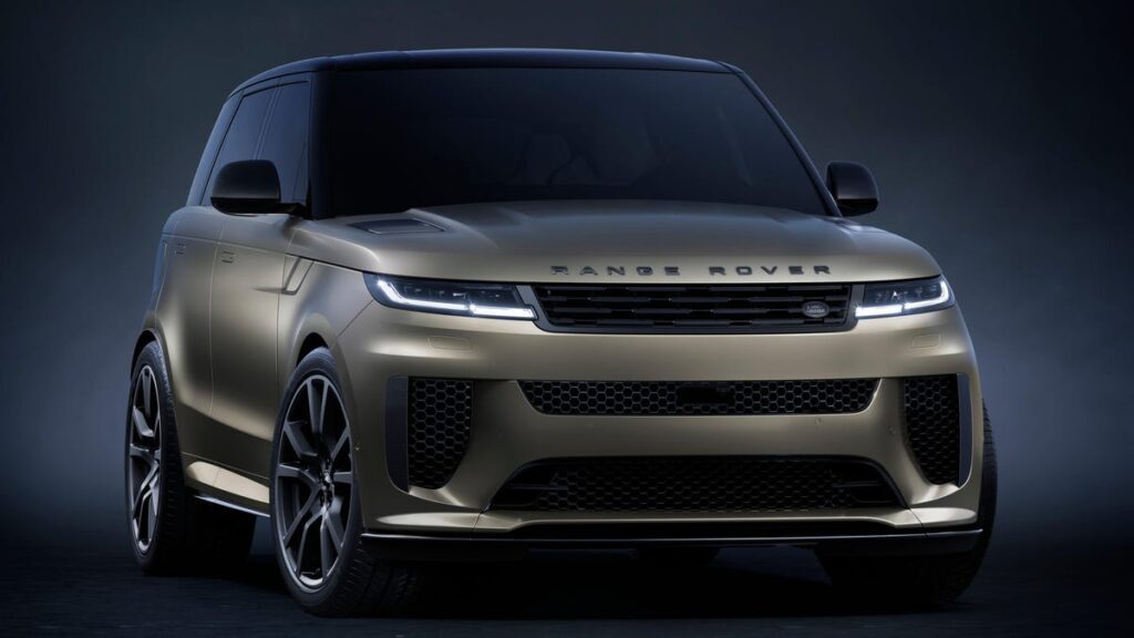 The 2024 Range Rover Sport SV Makes 626 HP