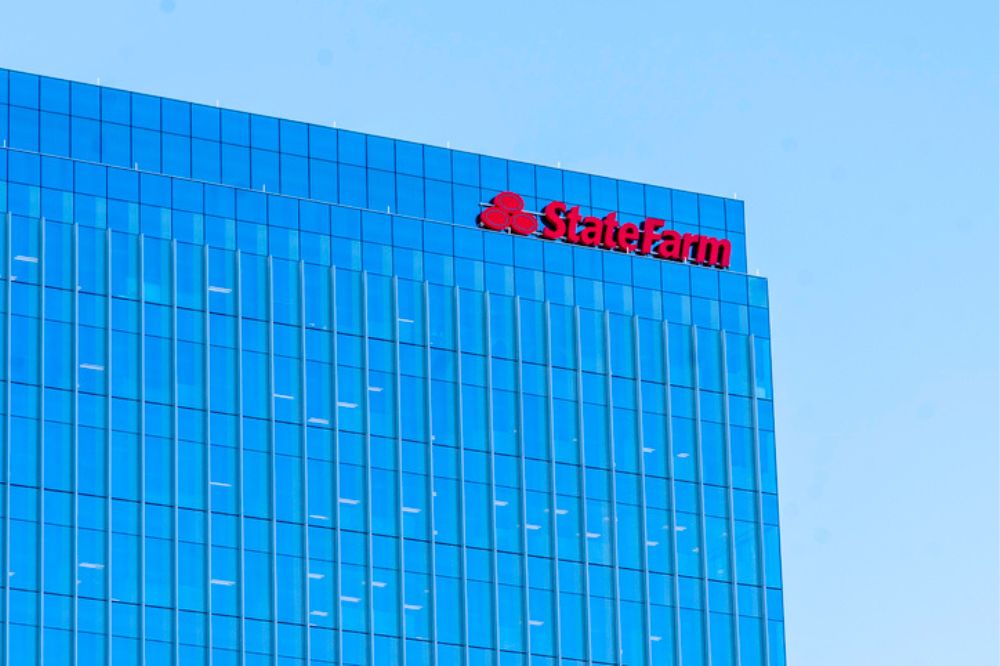 How much do State Farm  agents make?