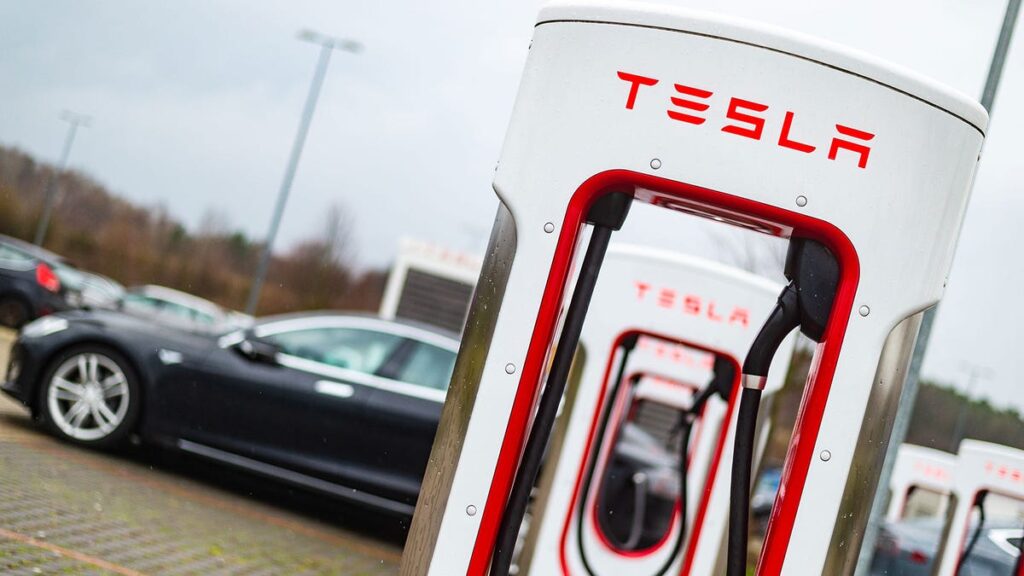 The Morning Shift: GM Will Use Tesla’s Charging Network Too