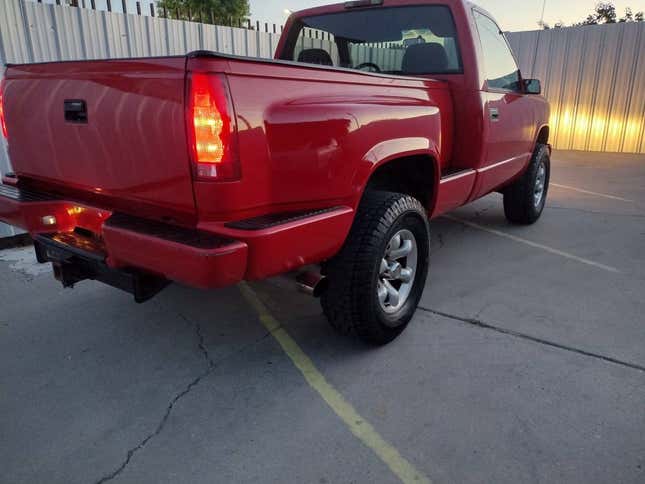 Image for article titled At $12,500, Is This 1997 Chevy K1500 Silverado Pure Gold?