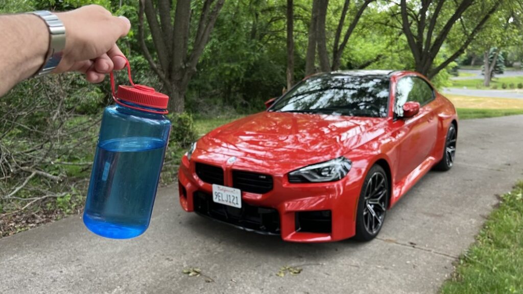 2023 BMW M2 Cupholder Mega Test: Will the Nalgene bottle fit?