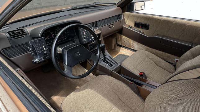 1985 Isuzu Impulse interior