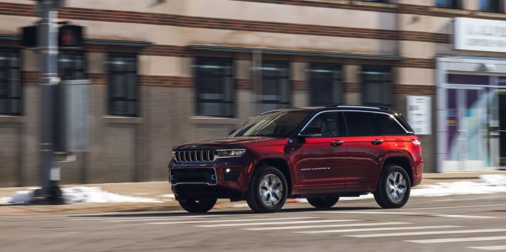 2022—2023 Jeep Grand Cherokees Recalled for Suspension Problem