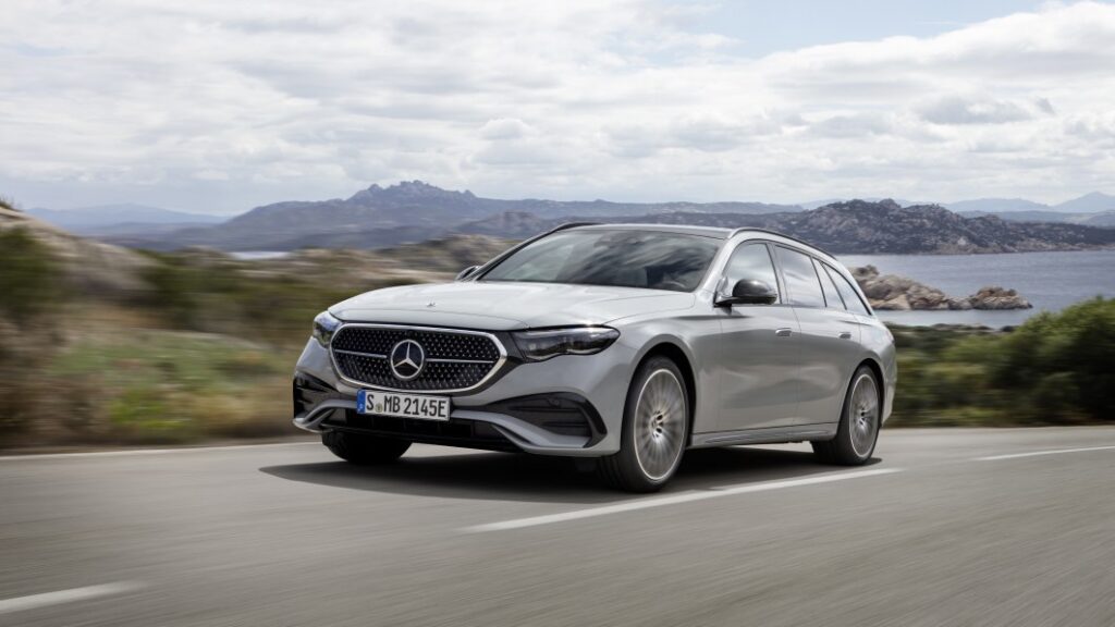 Mercedes-Benz E-Class Wagon revealed in all its long-roof glory