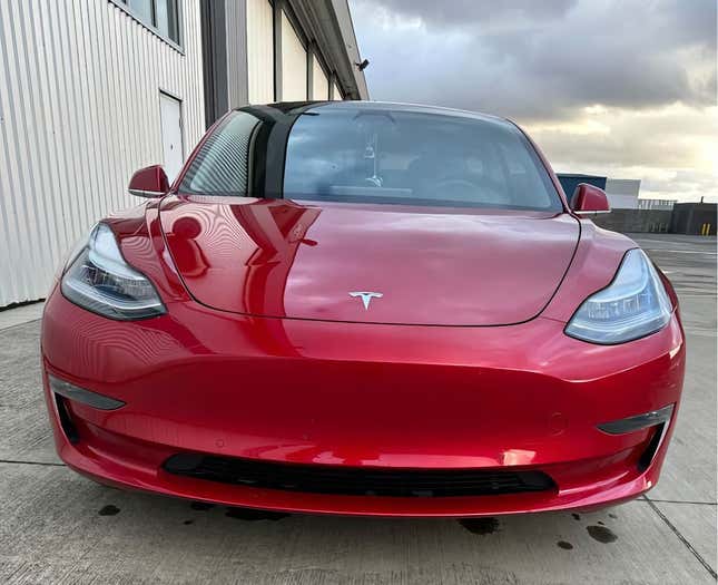 Image for article titled At $31,100, Could You Get A Charge Out Of This 2020 Tesla Model 3 Long Range?