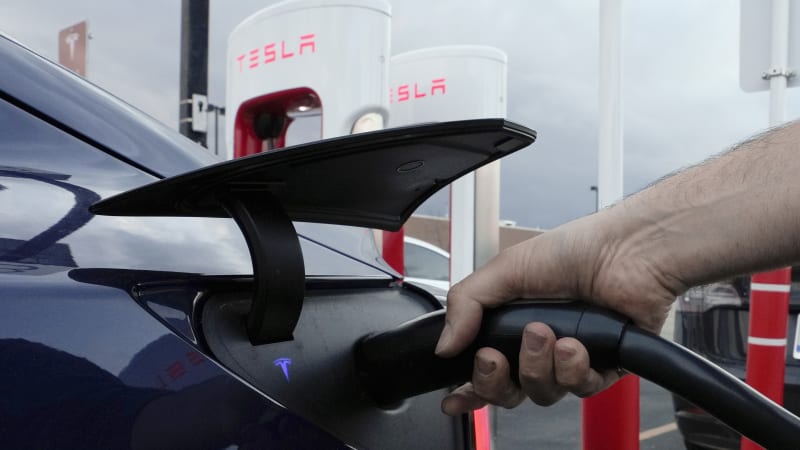 Which electric cars can charge at a Tesla Supercharger?