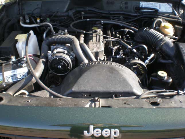 Image for article titled At $5,000, Is This 1998 Jeep Cherokee A Good Deal Despite Its Bad Transmission?