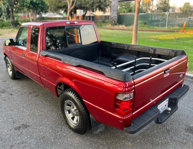 Image for article titled At $5,500, Is This 2001 Ford Ranger SuperCab a Super-Duper Deal?