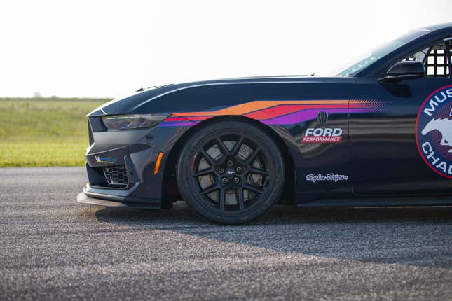 Image for article titled Ford Introduces Meaner, Track-Only Mustang Dark Horse R, Complete With Its Own IMSA Racing Series