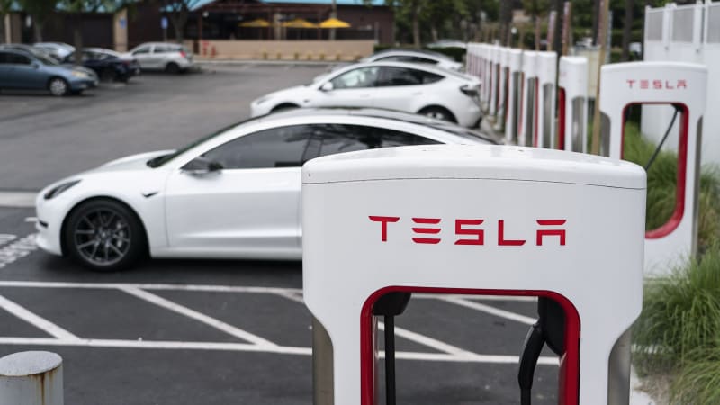 Tesla discounts set to power quarterly revenue growth, hit profit