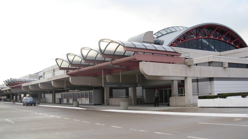 Woman Abandons Dog At Pittsburgh Airport To Catch Flight