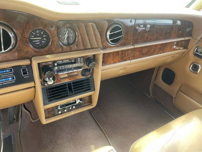 Image for article titled At $9,500, Is This Long Dormant 1979 Rolls-Royce Siler Shadow II An Elegant Deal?