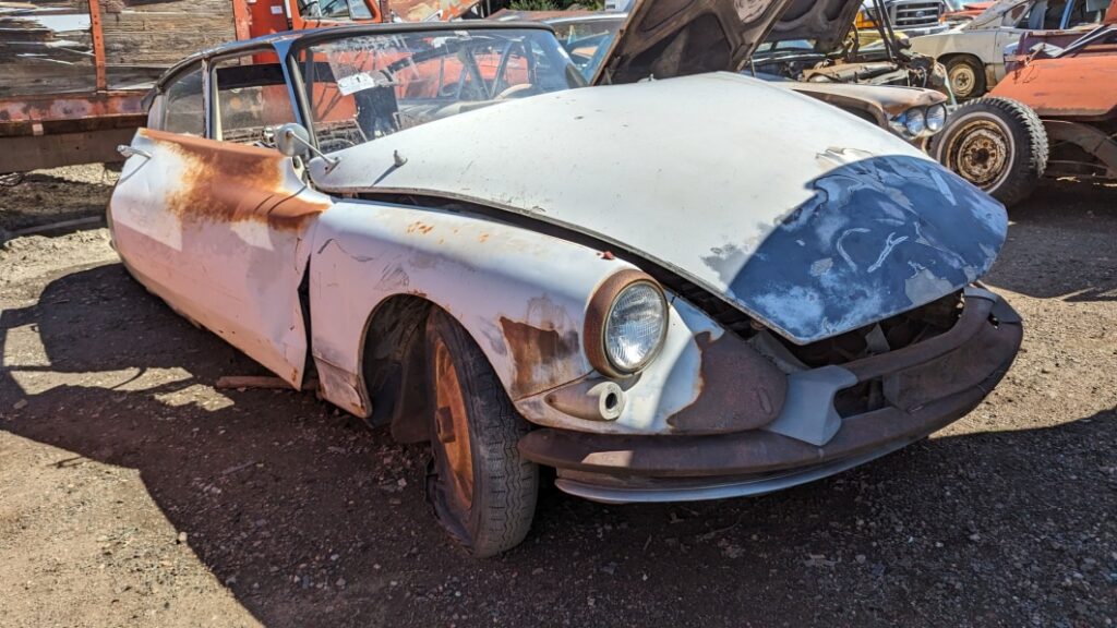 Junkyard Gem: 1959 Citroën ID19 Sedan