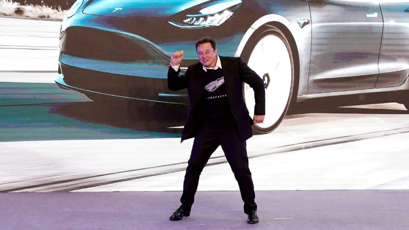 Elon Musk has turned off some Tesla buyers, but it probably doesn't matter