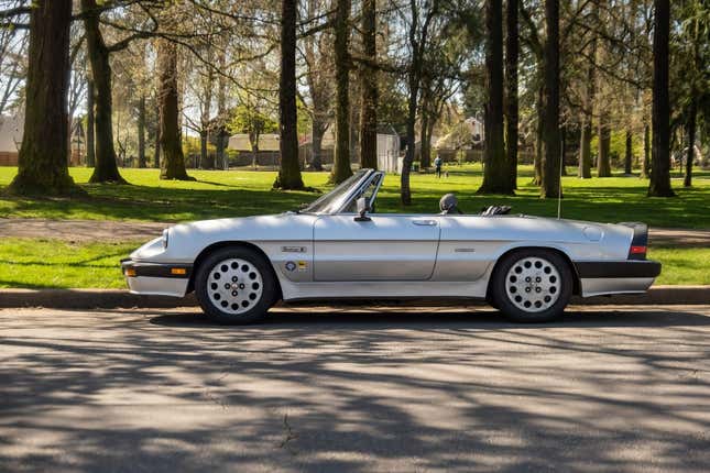 Image for article titled At $6,500, Is This 1987 Alfa Romeo Spider Quadrifoglio A Lucky Find?