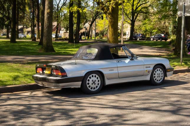 Image for article titled At $6,500, Is This 1987 Alfa Romeo Spider Quadrifoglio A Lucky Find?