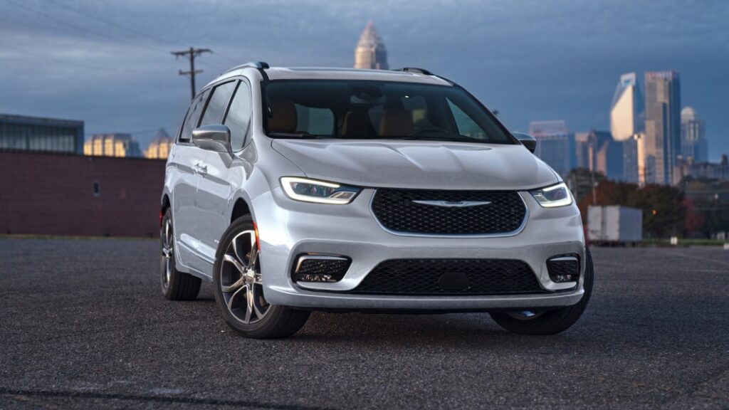 2024 Chrysler Pacifica Review: Plug-In Hybrid is still the one to get