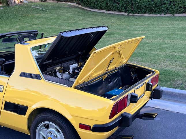 Image for article titled At $24,700, Is This 1975 Fiat X1/9 A Targa-Topped Treat?