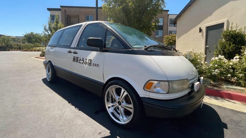 At $6,750, Could You Be Egged Into Buying This 1993 Toyota Previa LE?