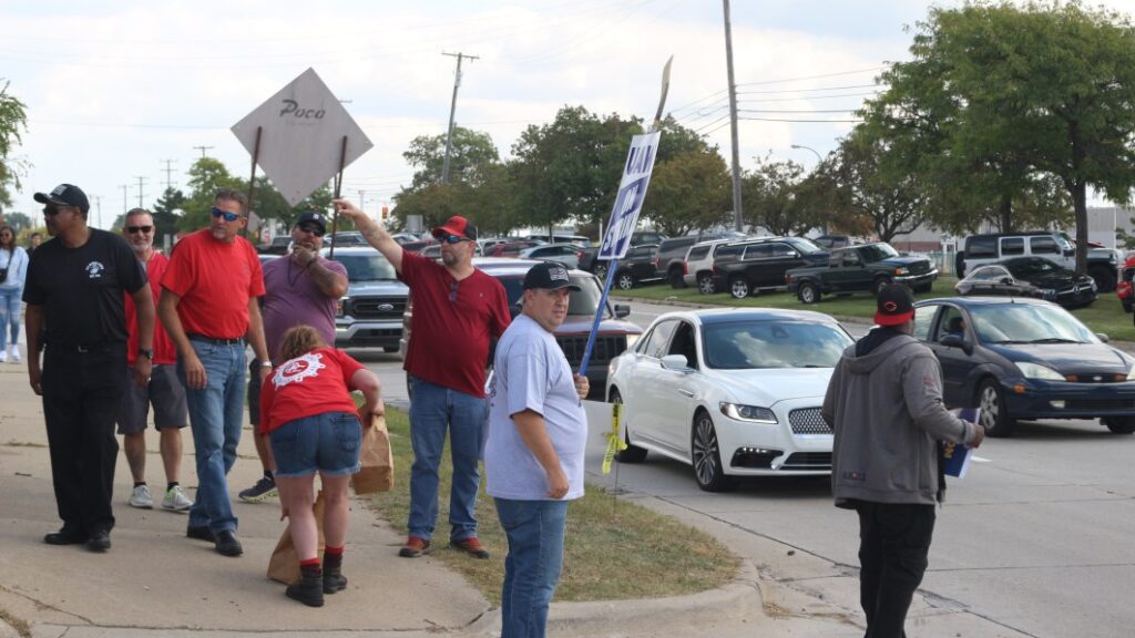 UAW to announce progress with Ford ahead of deadline to expand strike