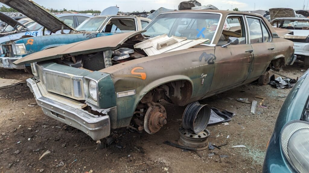 Junkyard Gem: 1976 Oldsmobile Omega Sedan