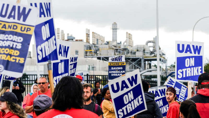 UAW set to expand strike at Ford, GM assembly plants