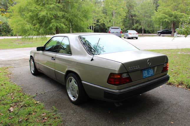 Image for article titled At $13,500, Is This 1993 Mercedes 300 CE A Classic Coupe To Covet?