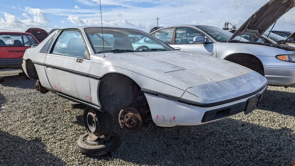 Junkyard Gem: 1986 Pontiac Fiero 2M4