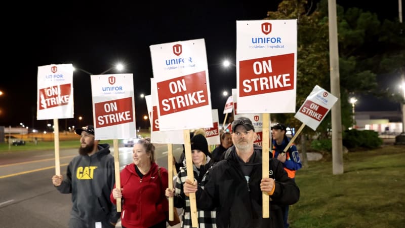 4,200 Unifor autoworkers begin strike at GM plants in Canada