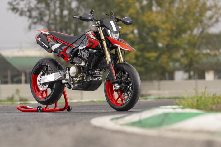 2024 Ducati Hypermotard 698 