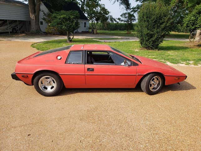 Image for article titled At $28,000, Does This 1977 Lotus Esprit S1 Offer Some Faded Glory?