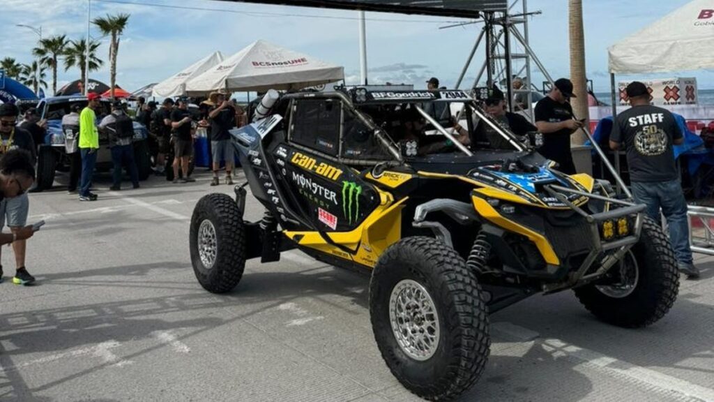 Here's Every Cool Thing I Saw At The Start Of The Baja 1000