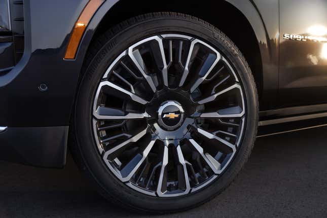 Image for article titled 2025 Chevrolet Tahoe And Suburban Deliver A New Look With Available 24-Inch Wheels