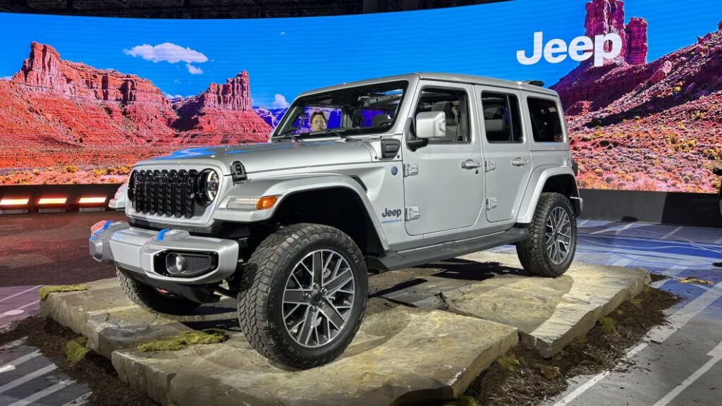 Stellantis recalling Jeep Wrangler 4xe PHEV over fire risk