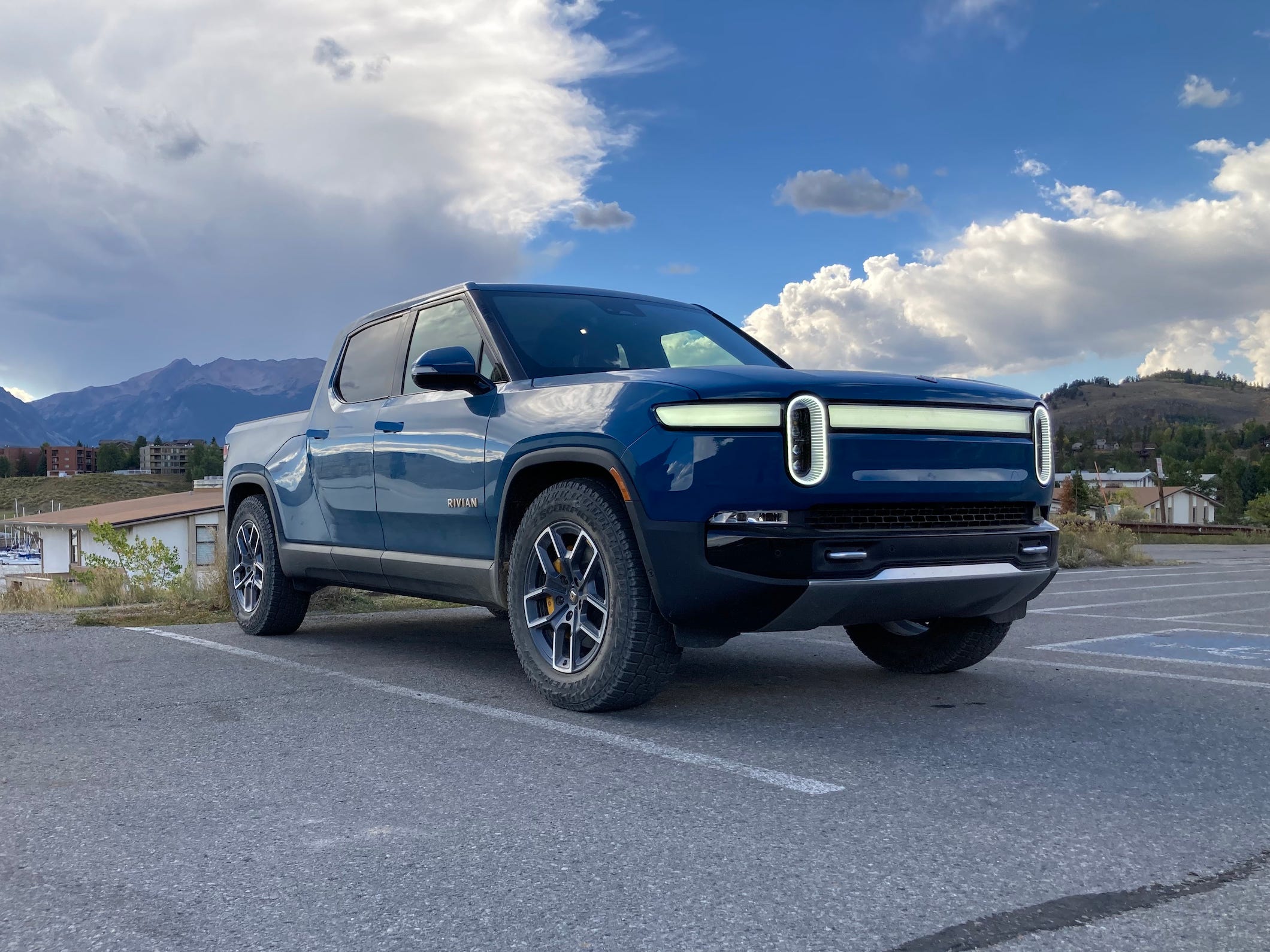 The 2022 Rivian R1T.