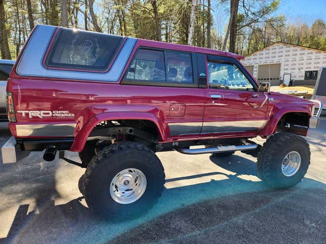 Image for article titled At $22,500, Is This Custom 1985 Toyota 4Runner A Front Runner?