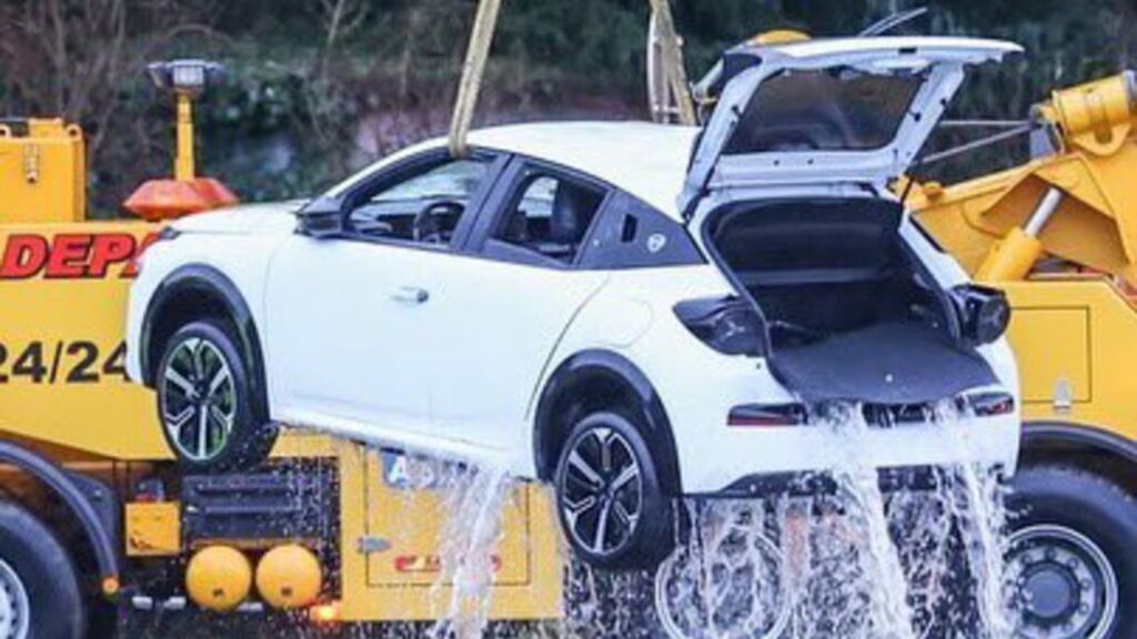 A presumably stolen Lancia Ypsilon prototype is pulled from a canal in France