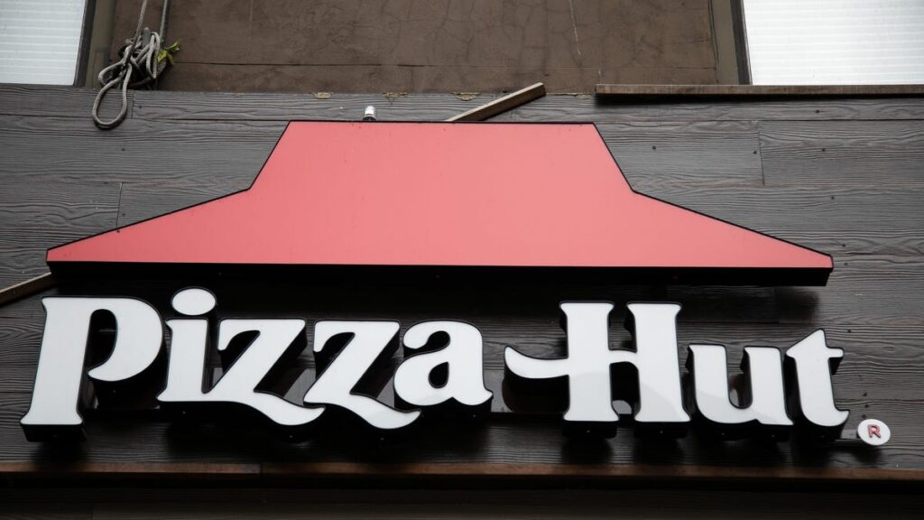 Pizza Hut Franchises Want You To Think California's New Wage Law Is The Reason They're Laying Off Over 1,000 Delivery Drivers