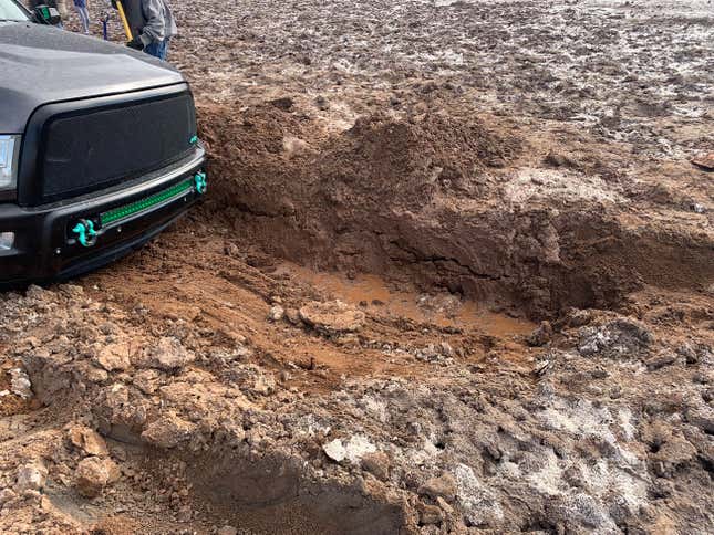 Image for article titled Taking Your Rented Porsche Macan Mudding In Death Valley Will Probably Land You In Jail