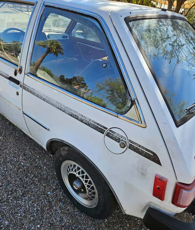 Image for article titled At $950, Would You Go All-In On This 1984 Plymouth Colt GTS Turbo Project?