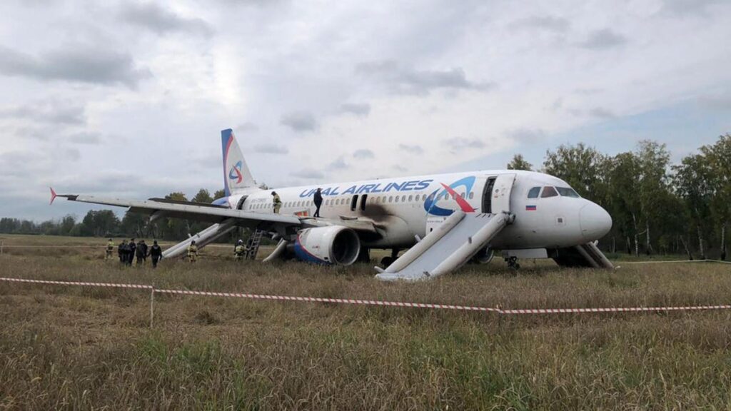 Plan To Fly Crashed Plane From Siberian Field Scrapped By Airline