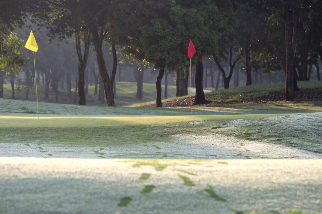 Cold weather golf gear: your ultimate 10-point guide