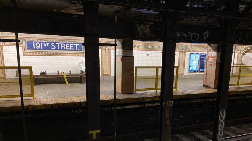 These Half Gates Tell The Whole Story On How Seriously The NY Subway Takes Safety