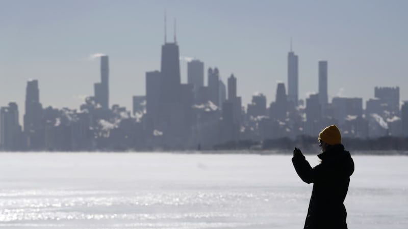 Yes, EVs had trouble charging in Chicago cold. No, it wasn't entirely their fault