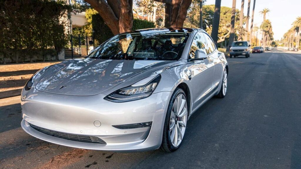 At $32,900, Is This 2018 Telsa Model 3 A Grand Performance?