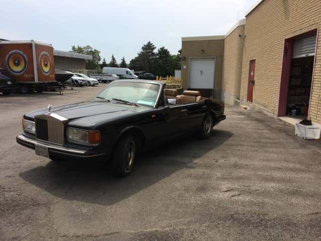 Image for article titled Cruise In Style With All Your Friends In This Custom Convertible Rolls-Royce