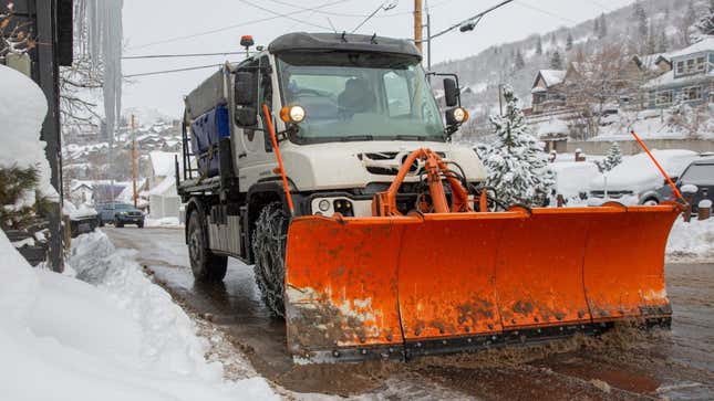 Image for article titled Let&#39;s Spend Some Time With Park City&#39;s Fleet Of Unimogs