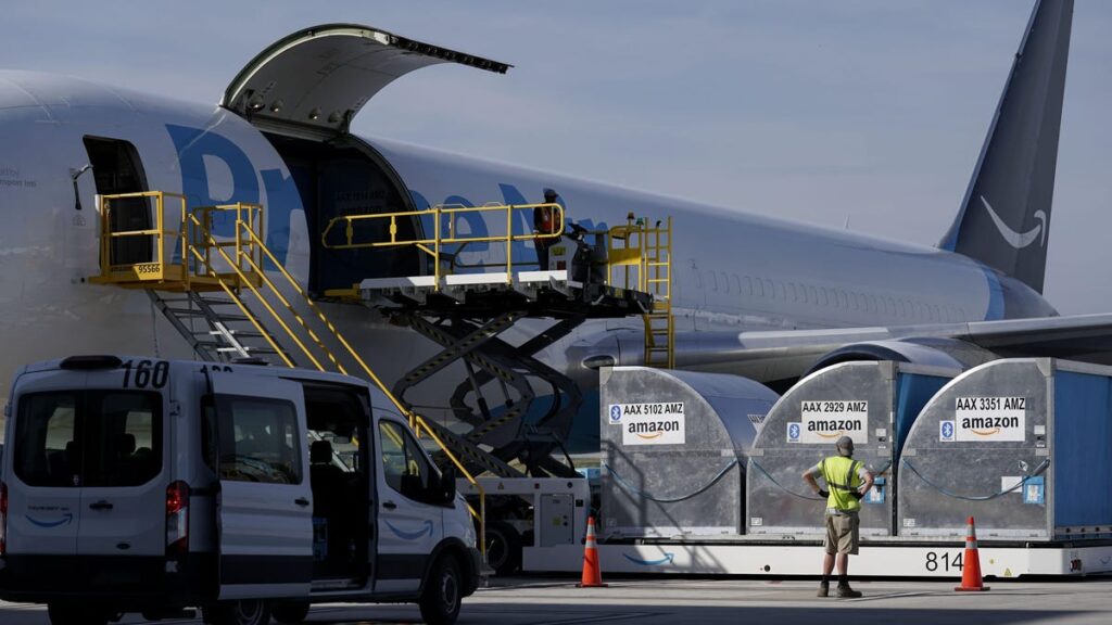 Amazon Made Airport Workers Toil In 100-Degree Heat Without Shade