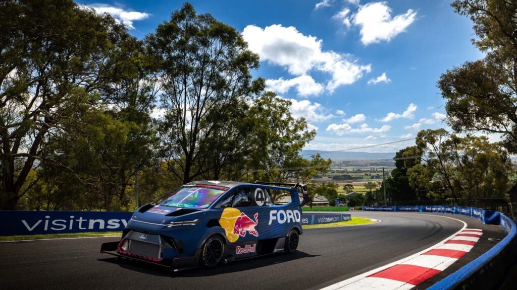 Ford’s SuperVan Just Blitzed The Bathurst Lap Record Set In An Audi R8